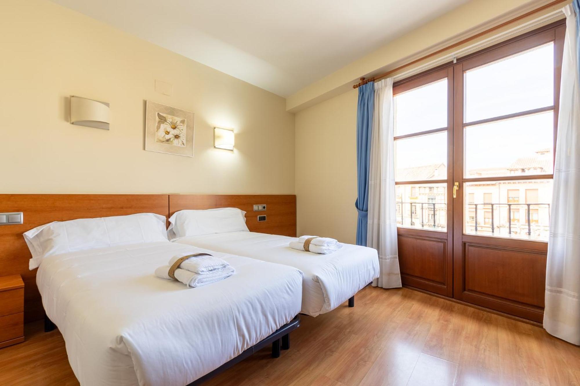 Insidehome Zaravencia Plaza Mayor Toro Esterno foto