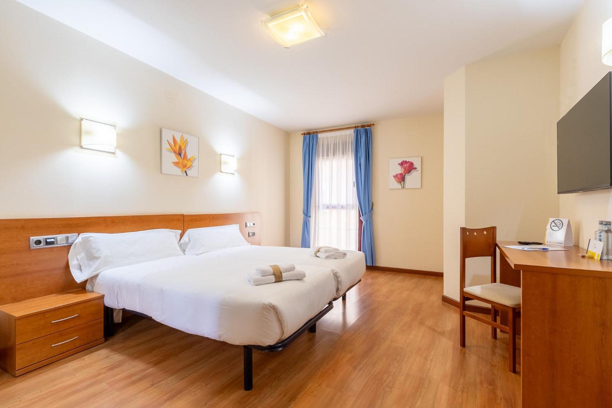 Insidehome Zaravencia Plaza Mayor Toro Esterno foto